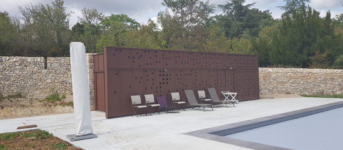 Habillage façade bardage aluminium pool house